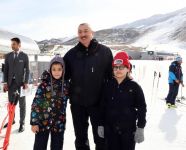 Президент Ильхам Алиев и Первая леди Мехрибан Алиева ознакомились с работами, проведенными в туристическом центре «Шахдаг» (ФОТО/ВИДЕО)