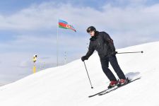 Президент Ильхам Алиев и Первая леди Мехрибан Алиева ознакомились с работами, проведенными в туристическом центре «Шахдаг» (ФОТО/ВИДЕО)