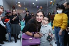 VP of Heydar Aliyev Foundation Leyla Aliyeva meets with children undergoing treatment at National Hematology & Transfusion Center (PHOTO)