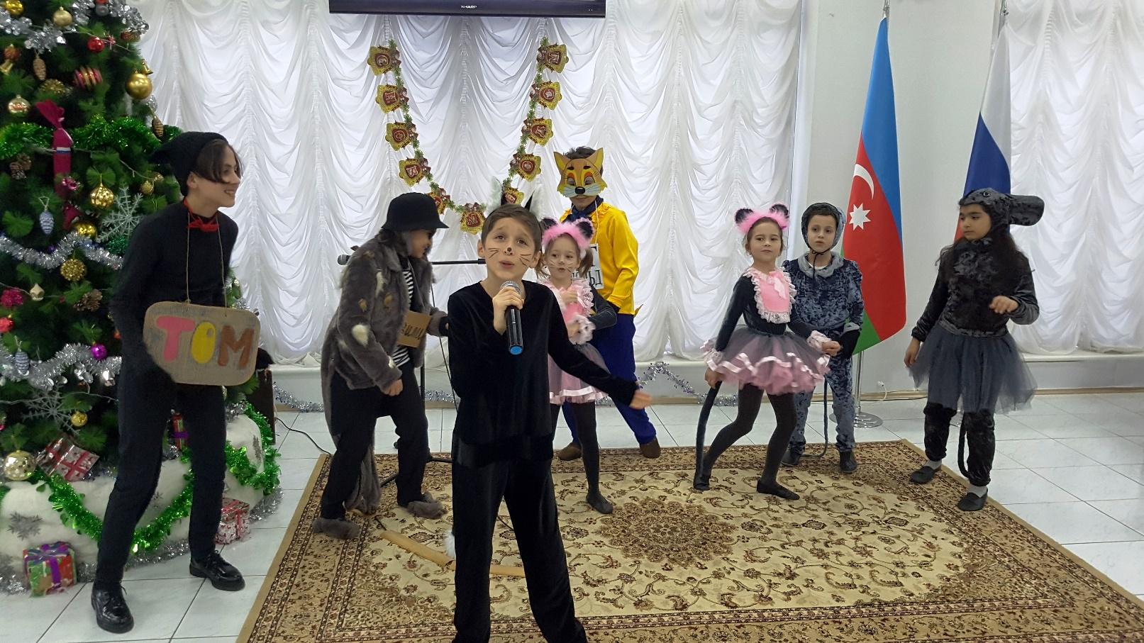 Александра Никушина поздравила юных азербайджанских актеров