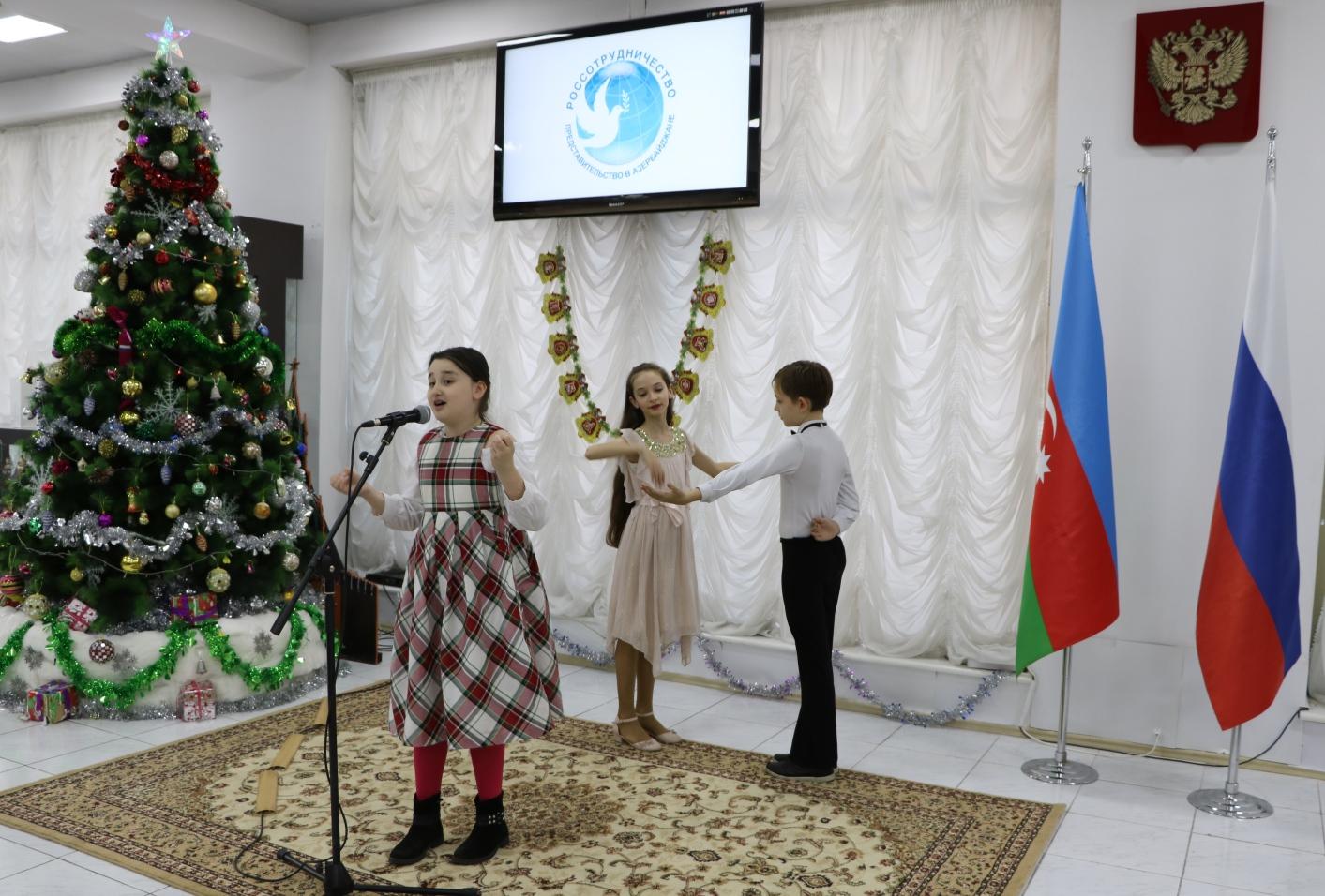 Александра Никушина поздравила юных азербайджанских актеров
