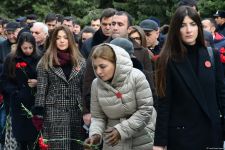 Общественность Азербайджана чтит светлую память жертв трагедии 20 Января (ФОТО)