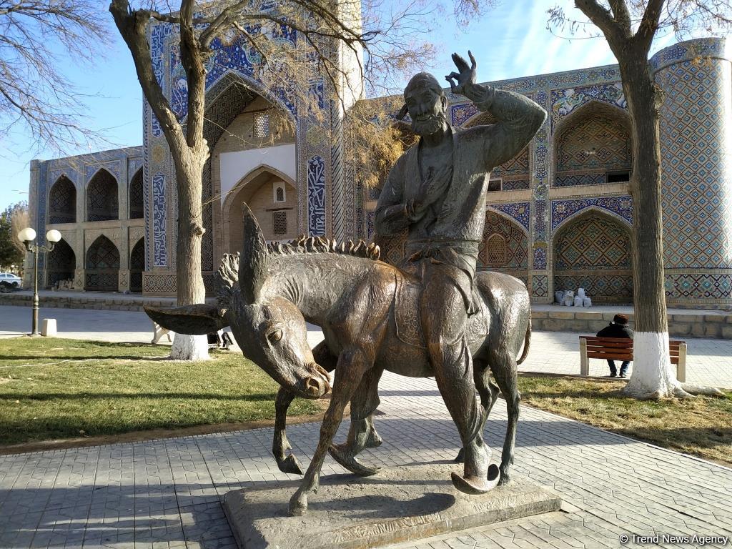 Азербайджанский тест на узбекском рынке "su qiymətinə". Уважаемый, не покупай - пробуй (ФОТО)