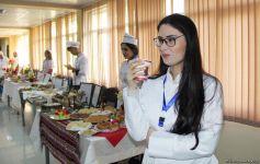 Пробуйте на здоровье! В Баку открылся Фестиваль национальных сладостей (ФОТО)
