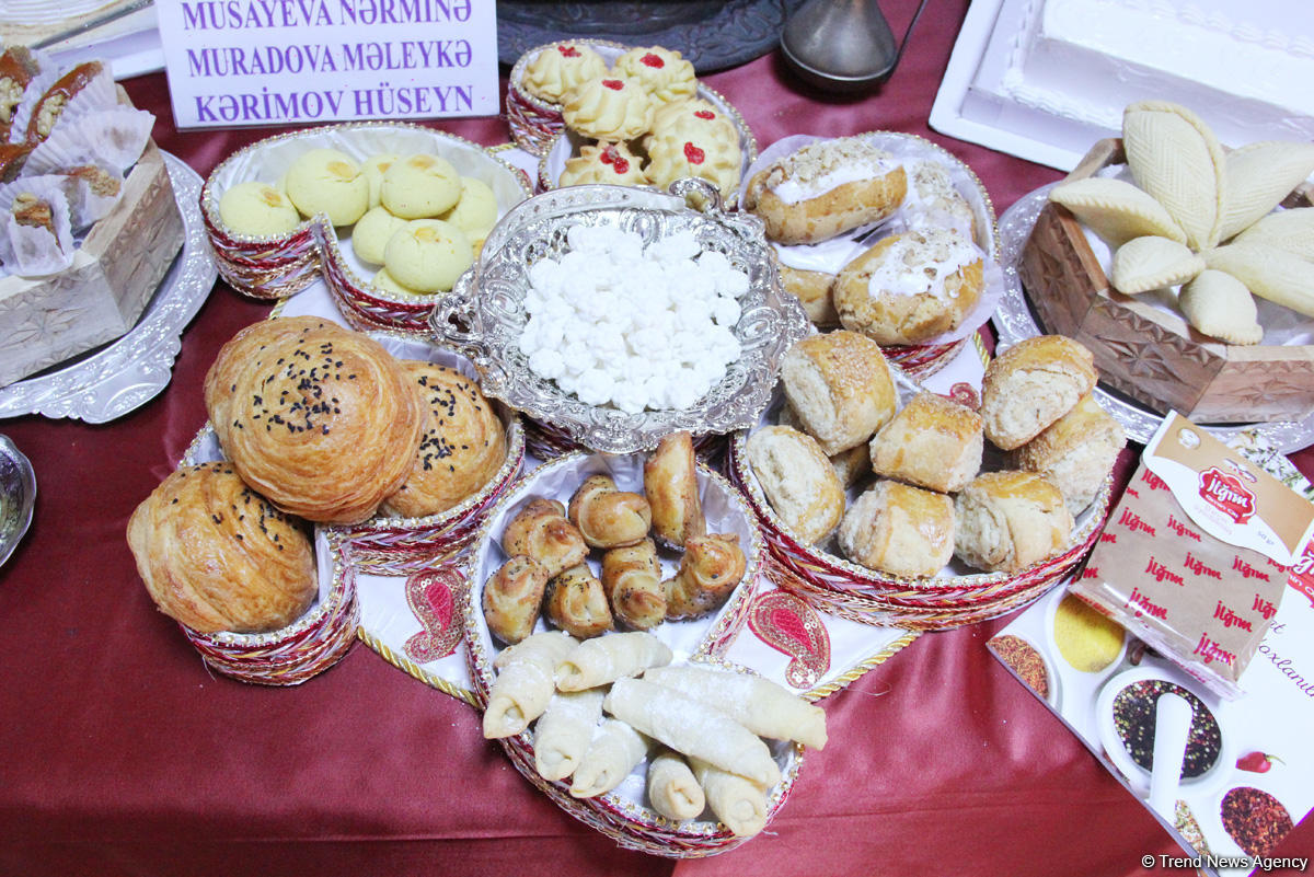 Пробуйте на здоровье! В Баку открылся Фестиваль национальных сладостей (ФОТО)