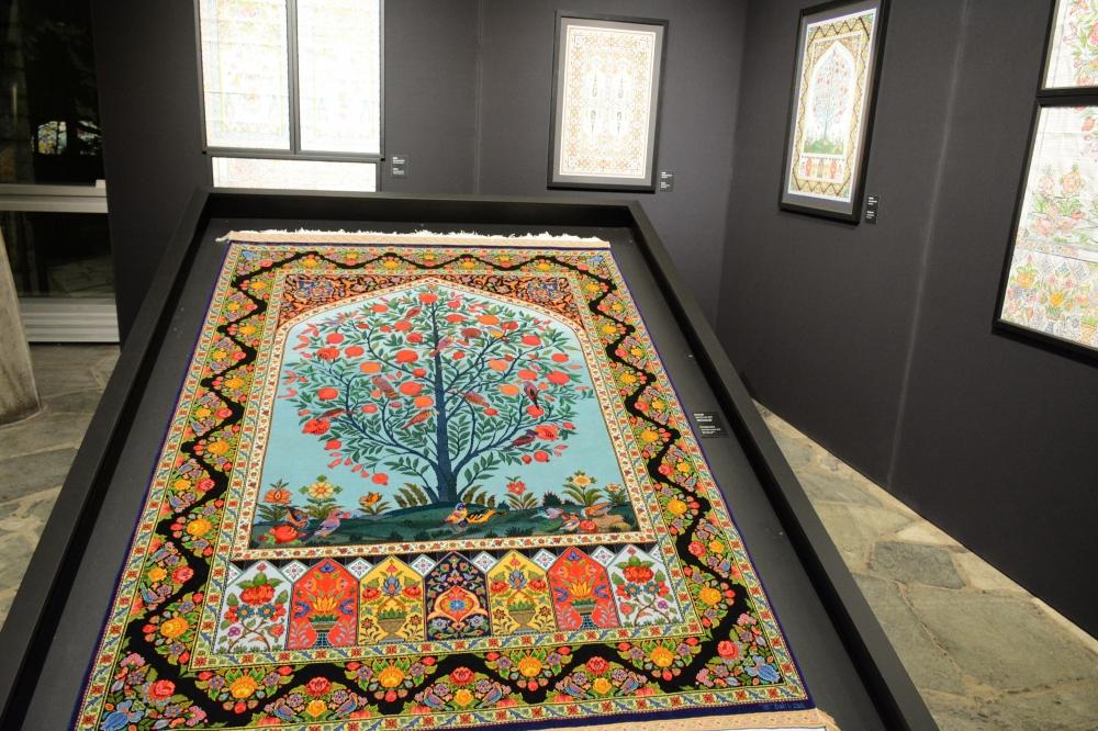 Exhibition of Azerbaijani carpets opens at UNESCO's Headquarters (PHOTO)