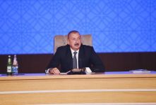 Президент Ильхам Алиев принял участие в конференции, посвященной итогам первого года реализации Госпрограммы социально-экономического развития регионов в 2019-2023 годах (ФОТО)
