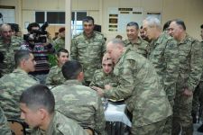 Полад Бюльбюльоглу отметил юбилей с военнослужащими (ВИДЕО, ФОТО)