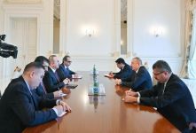 Azerbaijani president receives delegation led by Turkish FM (PHOTO)
