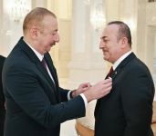Azerbaijani president receives delegation led by Turkish FM (PHOTO)