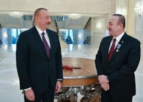 Azerbaijani president receives delegation led by Turkish FM (PHOTO)