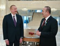 Azerbaijani president receives delegation led by Turkish FM (PHOTO)