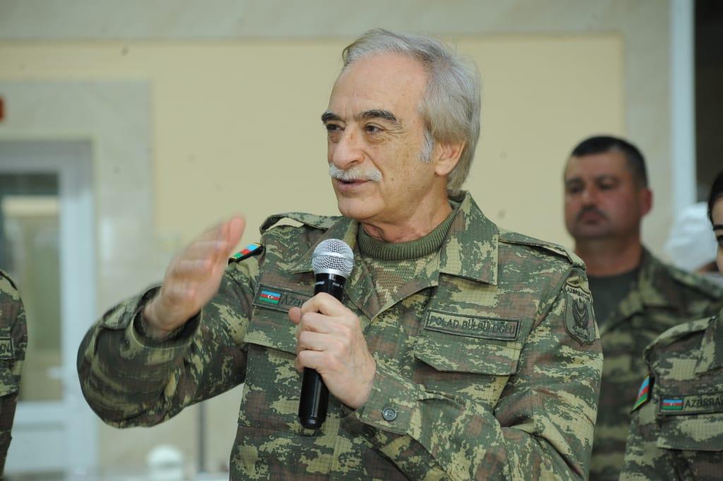 Полад Бюльбюльоглу отметил юбилей с военнослужащими (ВИДЕО, ФОТО)