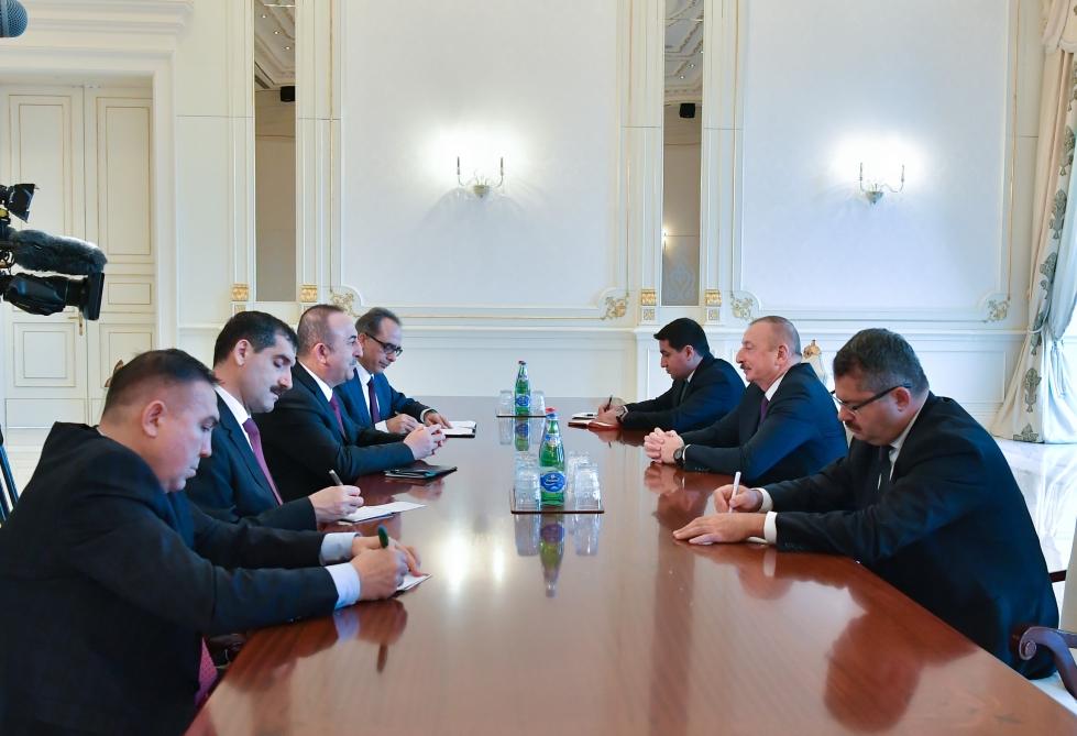 Azerbaijani president receives delegation led by Turkish FM (PHOTO)