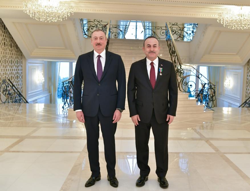 Azerbaijani president receives delegation led by Turkish FM (PHOTO)