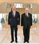 President Ilham Aliyev presents "Sharaf" Order to Mikhail Gusman (PHOTO)