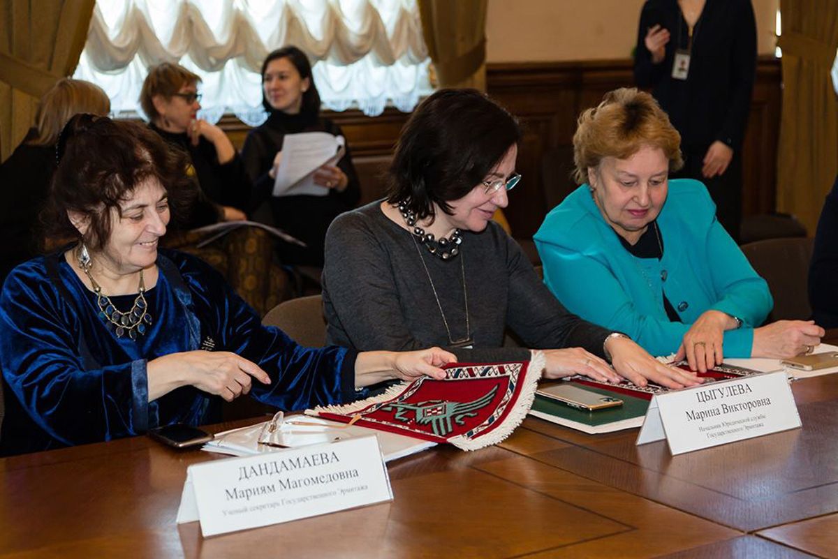 Азербайджанский национальный музей ковра договорился о сотрудничестве с Эрмитажем (ФОТО)