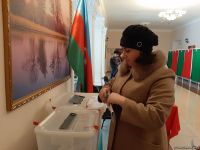 Azerbaijani people voting in parliamentary elections (PHOTO)