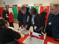 Azerbaijani people voting in parliamentary elections (PHOTO)