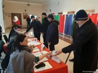 Azerbaijani people voting in parliamentary elections (PHOTO)