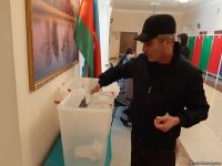 Azerbaijani people voting in parliamentary elections (PHOTO)