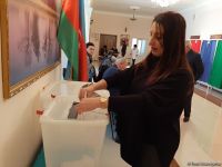 Azerbaijani people voting in parliamentary elections (PHOTO)
