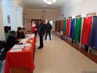 Azerbaijani people voting in parliamentary elections (PHOTO)