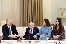 President Ilham Aliyev presents "Sharaf" Order to People’s Artist Alibaba Mammadov (PHOTO)
