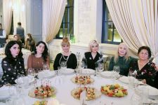 Тунзаля Агаева провела шоколадный конфетный вечер "Любимые" со звездами (ФОТО)