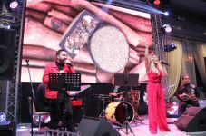 Тунзаля Агаева провела шоколадный конфетный вечер "Любимые" со звездами (ФОТО)