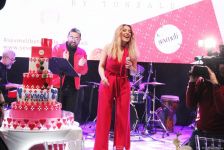Тунзаля Агаева провела шоколадный конфетный вечер "Любимые" со звездами (ФОТО)