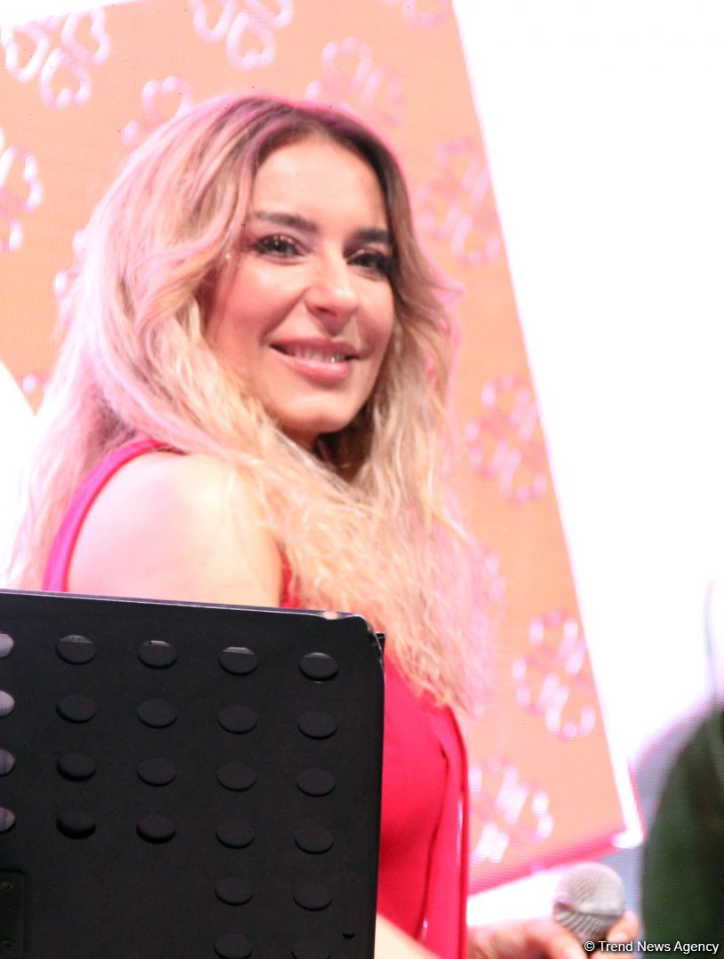 Тунзаля Агаева провела шоколадный конфетный вечер "Любимые" со звездами (ФОТО)