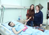 Vice-President of Heydar Aliyev Foundation Leyla Aliyeva meets with children suffering from oncological diseases (PHOTO)
