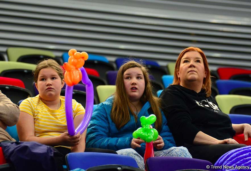 Emotions of fans at FIG World Cup in Trampoline Gymnastics & Tumbling in Baku (PHOTO)