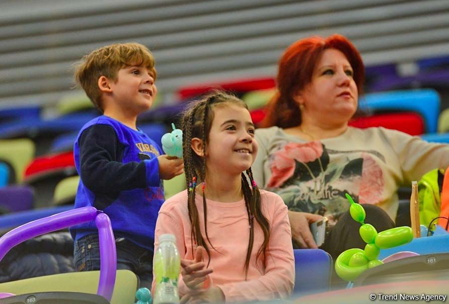 Emotions of fans at FIG World Cup in Trampoline Gymnastics & Tumbling in Baku (PHOTO)