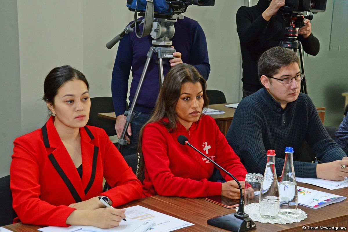 В Баку прошло первое заседание Каспийской школы волонтерства «Меридианы доброй воли» (ФОТО)