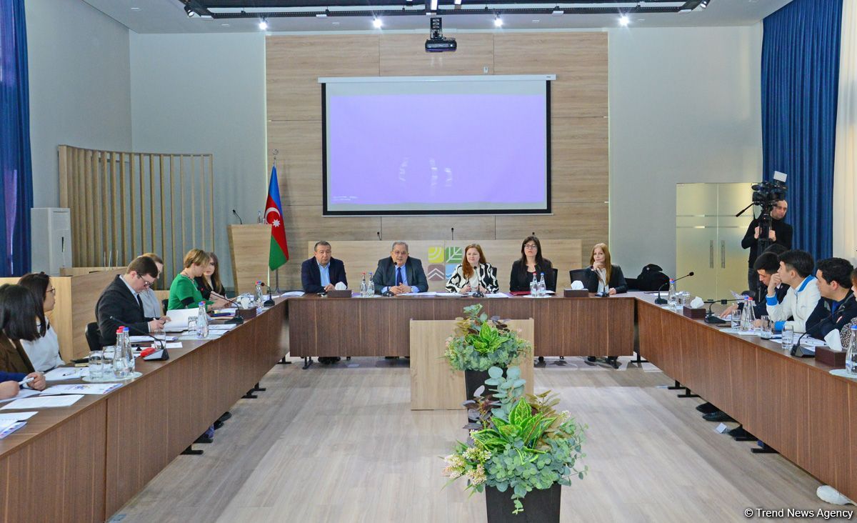В Баку прошло первое заседание Каспийской школы волонтерства «Меридианы доброй воли» (ФОТО)