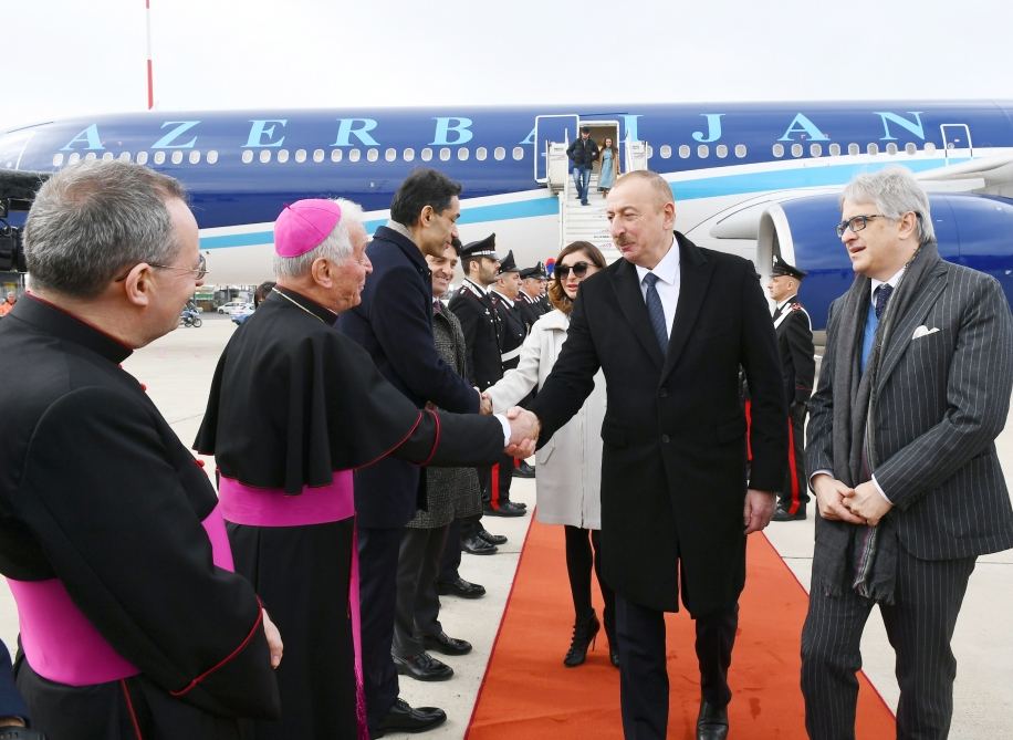 Azerbaijani president arrives in Italy for state visit (PHOTO)