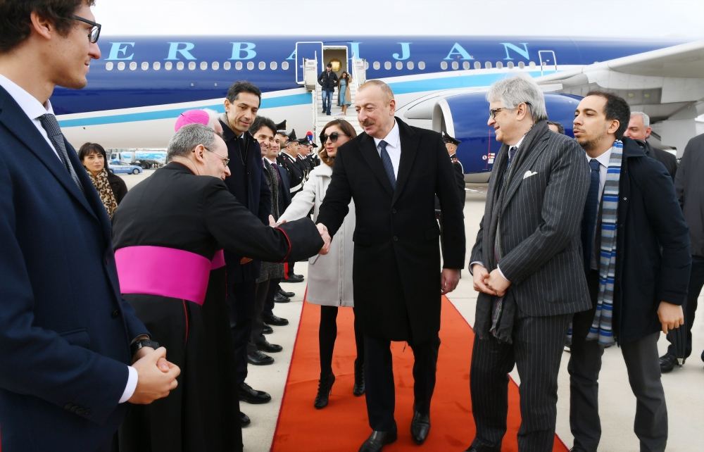 Azerbaijani president arrives in Italy for state visit (PHOTO)