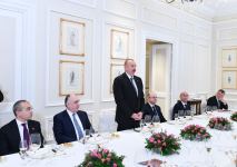 Президент Ильхам Алиев провел рабочий обед с руководителями крупнейших компаний Италии (ФОТО) (версия 2)