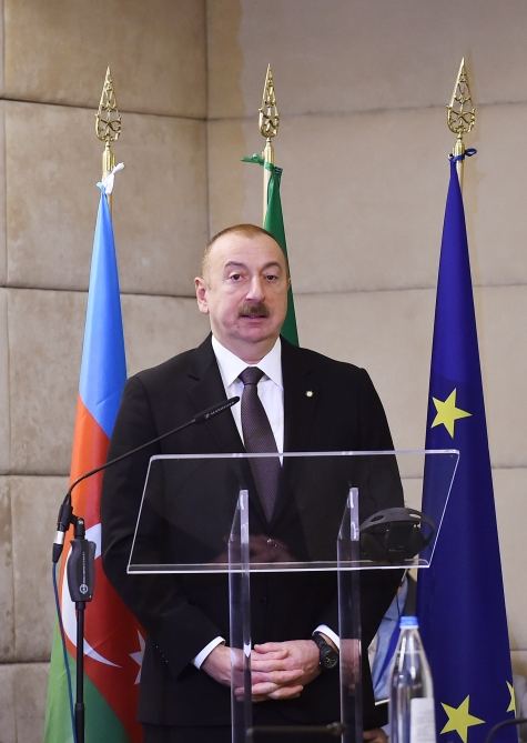 Президент Ильхам Алиев принял участие в азербайджано-итальянском бизнес-форуме в Риме (ФОТО)