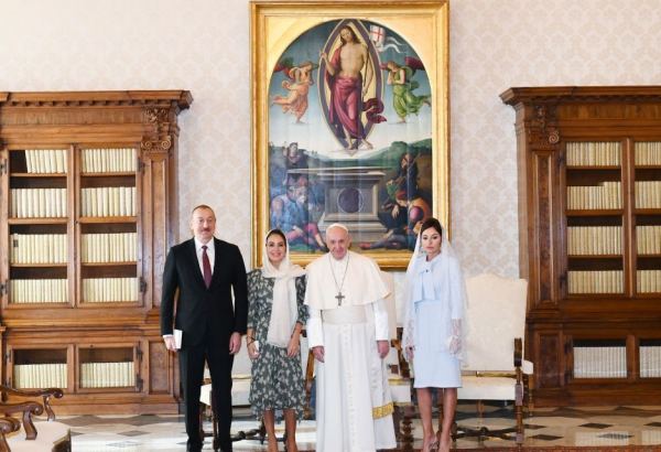 Azerbaijan’s President Ilham Aliyev, First Lady Mehriban Aliyeva meet with Pope Francis in Vatican (PHOTO)