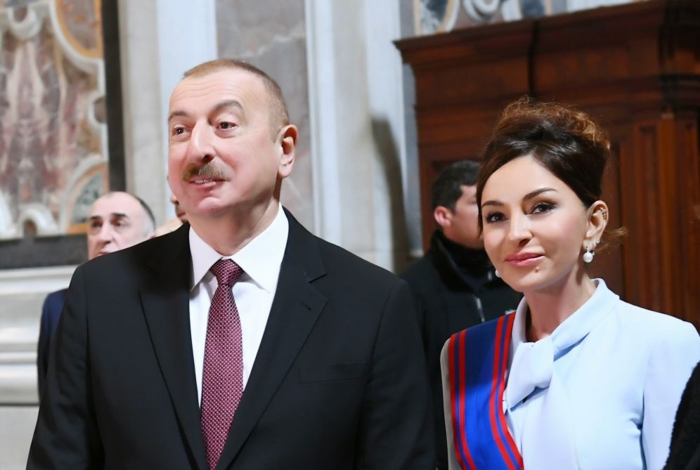 President Ilham Aliyev and first lady Mehriban Aliyeva viewed Sistine Chapel and St. Peter's Basilica in Vatican (PHOTO)