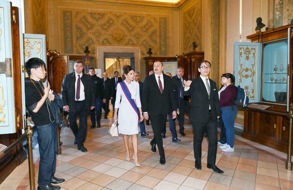 President Ilham Aliyev and first lady Mehriban Aliyeva viewed Sistine Chapel and St. Peter's Basilica in Vatican (PHOTO)