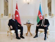 Azerbaijani, Turkish presidents hold one-on-one meeting (PHOTO)
