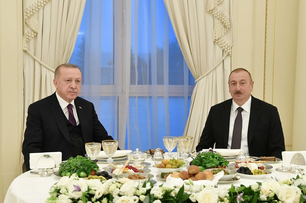 От имени Президента Ильхама Алиева дан прием в честь Президента Турции Реджепа Тайипа Эрдогана (ФОТО)