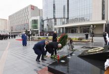 Президент Ильхам Алиев и Первая леди Мехрибан Алиева приняли участие в церемонии почтения памяти жертв Ходжалинского геноцида (ФОТО)