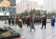 Президент Ильхам Алиев и Первая леди Мехрибан Алиева приняли участие в церемонии почтения памяти жертв Ходжалинского геноцида (ФОТО)
