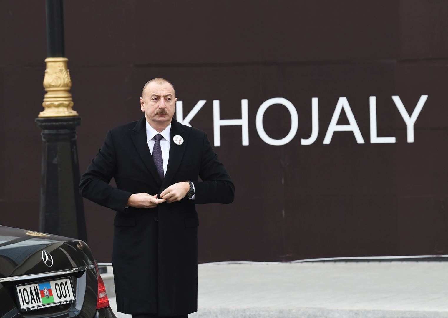 Президент Ильхам Алиев и Первая леди Мехрибан Алиева приняли участие в церемонии почтения памяти жертв Ходжалинского геноцида (ФОТО)