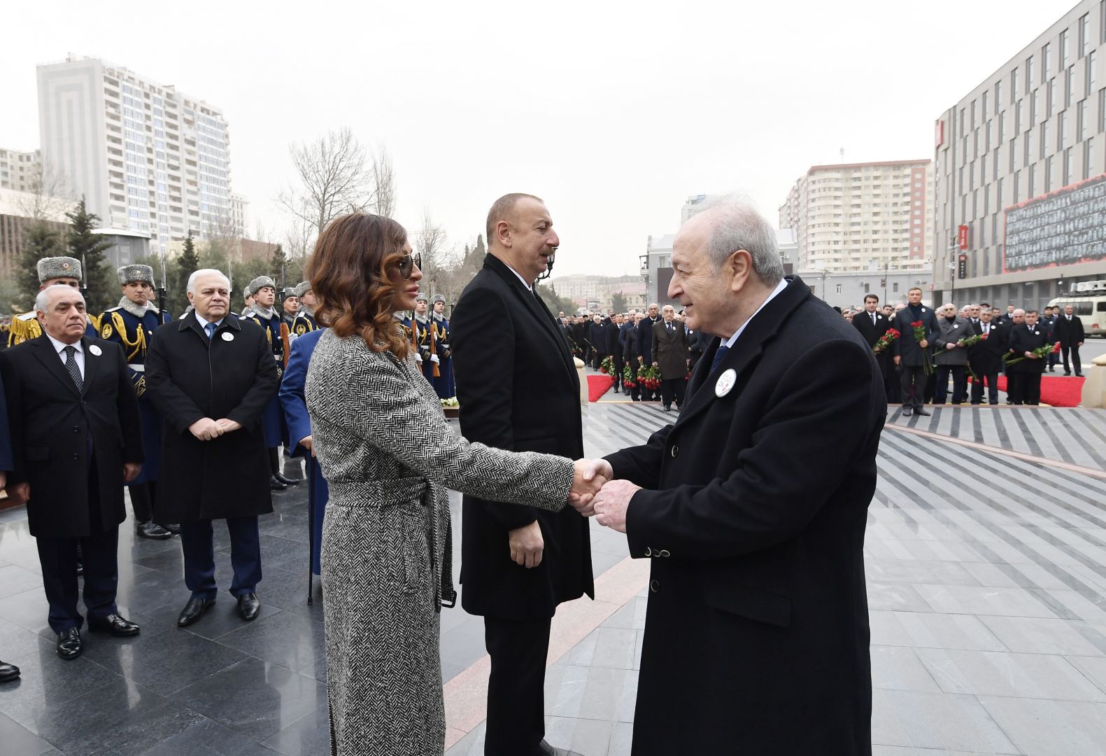 Президент Ильхам Алиев и Первая леди Мехрибан Алиева приняли участие в церемонии почтения памяти жертв Ходжалинского геноцида (ФОТО)